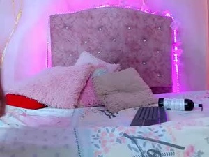 Screenshot from emily_velvet_ webcams