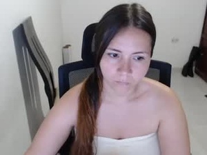 Screenshot from emilycute_18 webcams