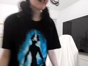 Screenshot from emilyfox5 webcams