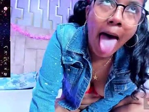 Screenshot from emma_arias webcams
