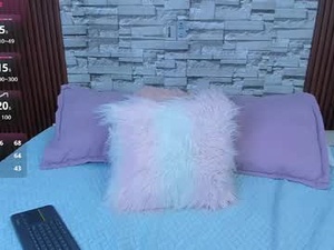 Screenshot from emma_bennet18 webcams