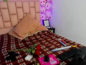 Screenshot from emma_cg webcams