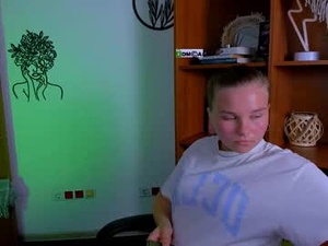 Screenshot from emma_foxys webcams