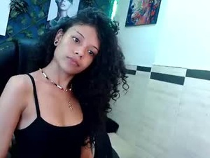 Screenshot from emma_sanders33 webcams
