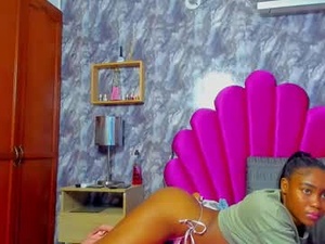 Screenshot from emma_santana_ webcams