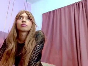 Screenshot from emma_sophiia19 webcams
