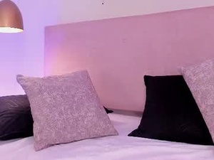 Screenshot from emmaa_bloom__ webcams