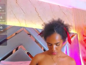 Screenshot from emmalove01 webcams