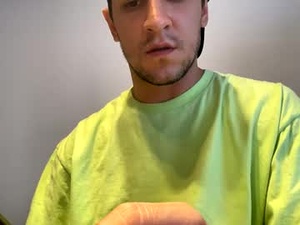 Screenshot from emoladyboy webcams