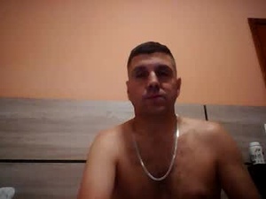 Screenshot from emynem82 webcams