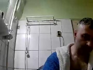 Screenshot from ericboy32 webcams
