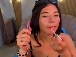 Screenshot from erika_suarez_b webcams