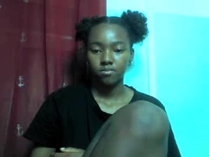 Screenshot from ernestine378626 webcams