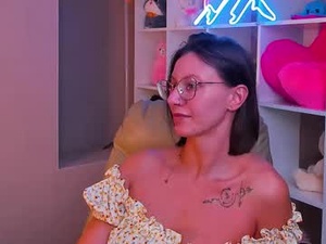 Screenshot from esther_lewiss webcams