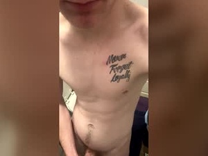 Screenshot from ethanbmx2001 webcams