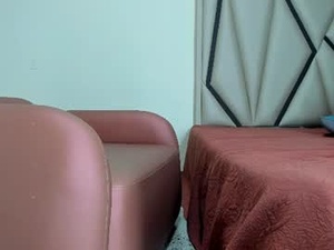 Screenshot from evains_777 webcams
