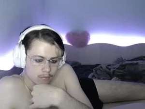 Screenshot from eve_lacroix webcams