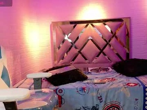 Screenshot from evely_19 webcams