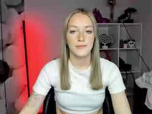 Screenshot from evelynblond webcams
