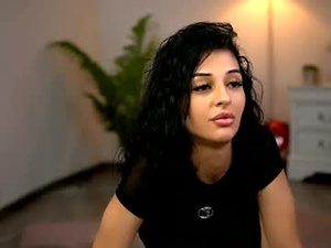 Screenshot from evorahnoir webcams