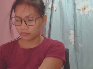 Screenshot from ezra_mae webcams