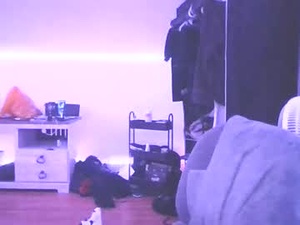 Screenshot from ezzteban935 webcams