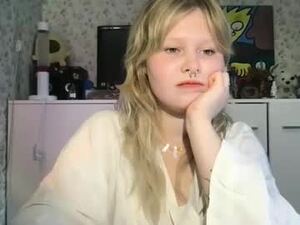 Screenshot from fairydreams_ webcams