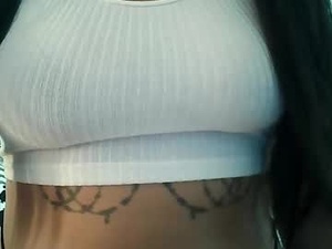 Screenshot from fallwithlove webcams