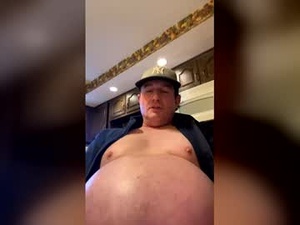 Screenshot from feedmyhugebelly webcams