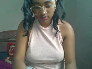 Screenshot from felicie515247 webcams