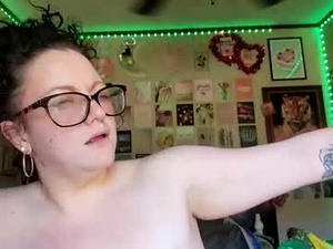 Screenshot from fieryminx67 webcams