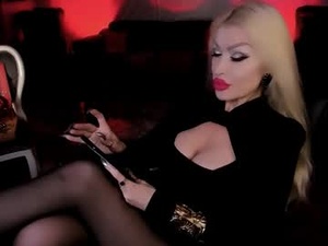 Screenshot from findom_god webcams