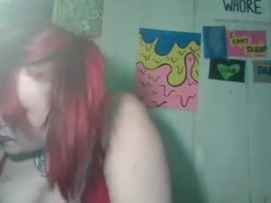 Screenshot from findommefoxi webcams