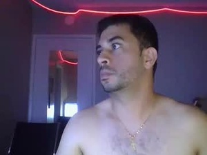 Screenshot from fire_habibi webcams