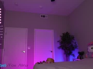 Screenshot from fox_alina webcams