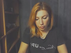 Screenshot from fox_red_lady7 webcams