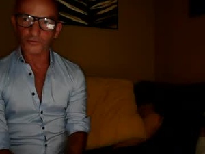 Screenshot from frenchdaddylove webcams