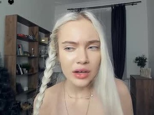 Screenshot from freya_ice_baby webcams