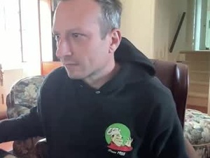 Screenshot from funforcpls215 webcams