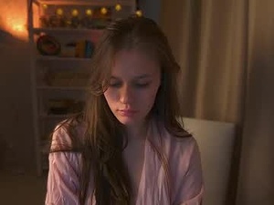 Screenshot from g1mme_m0re webcams