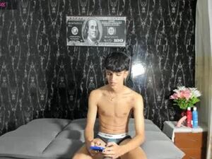 Screenshot from gabrielhot20 webcams