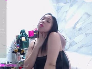Screenshot from gabriella_storm_tf webcams