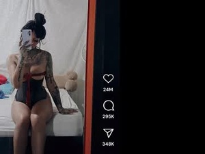Screenshot from gigi_moss webcams