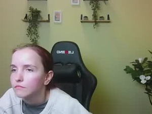 Screenshot from gingerfoxxy_ webcams