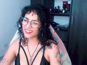 Screenshot from giny_bean webcams
