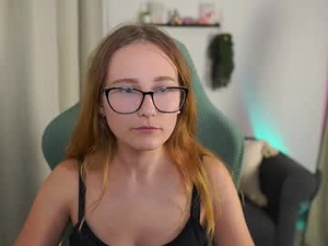 Screenshot from glossy_babe_ webcams