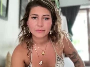 Screenshot from goddessdove webcams