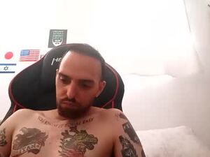 Screenshot from goldcum_ webcams