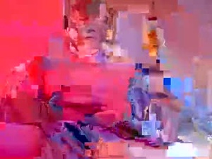 Screenshot from goldenboy207 webcams