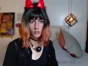 Screenshot from goth_minerva webcams